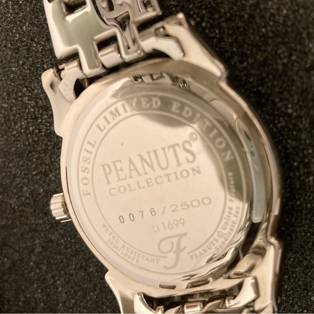 Fossil Snoopy Limited Edition Watch - Picture 13 of 15